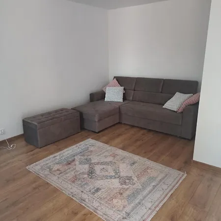 아파트 Apartament *